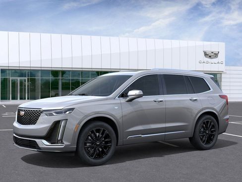 New 2025 Cadillac XT6 Luxury image 2