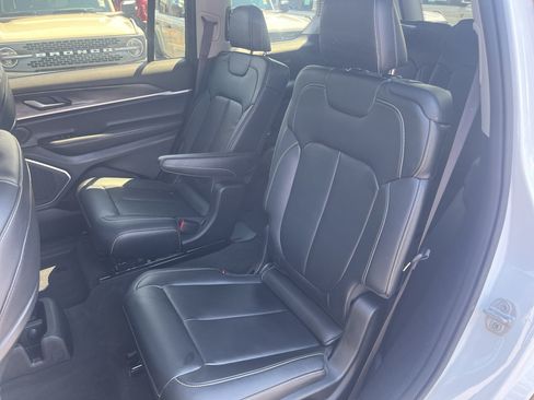 Used 2021 Jeep Grand Cherokee L Limited AWD/4WD image 24