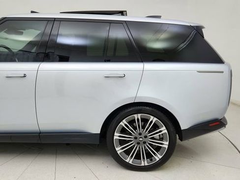 Used 2023 Land Rover Range Rover SE AWD/4WD image 10