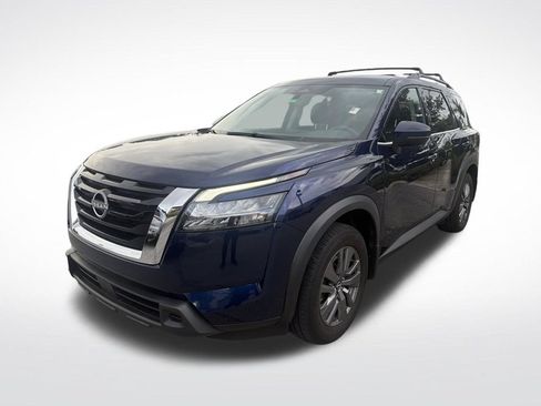 Used 2024 Nissan Pathfinder SV FWD image 3