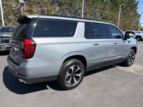 Used 2025 GMC Yukon XL AT4 w/ AT4 Premium Plus Package AWD/4WD image 12