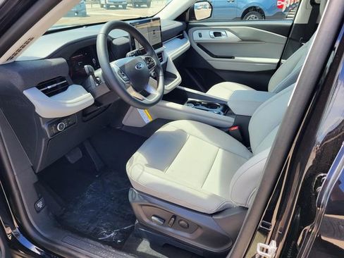 New 2026 Ford Explorer Active w/ Active Comfort Package RWD image 10