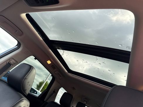 Used 2024 Nissan Pathfinder SL w/ SL Premium Package image 25