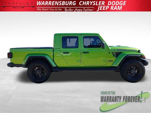 Used 2025 Jeep Gladiator Sport image 2