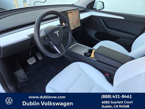 Used 2023 Tesla Model Y Long Range image 9