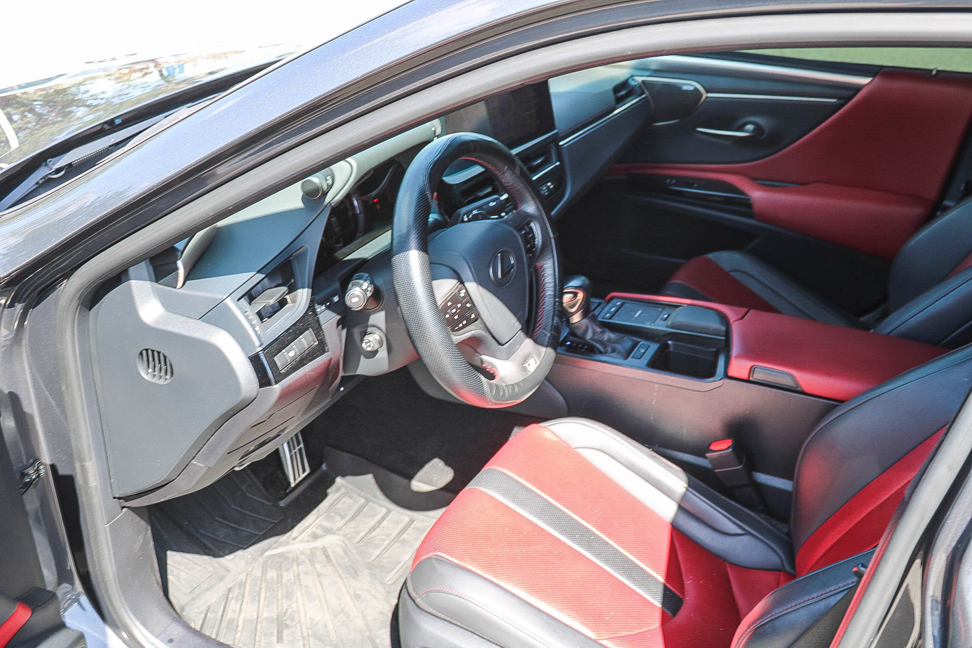 Used 2022 Lexus ES 350 F Sport w/ Accessory Package 2 FWD image 19