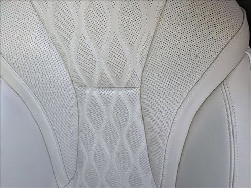 Used 2023 Buick Envision Avenir image 16