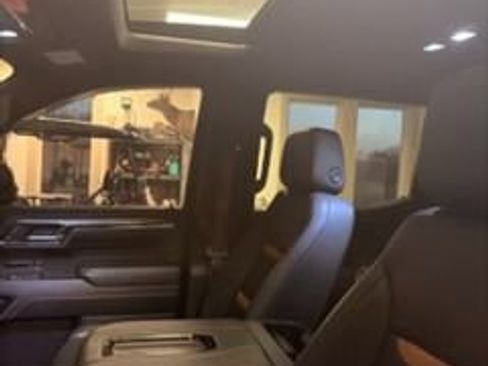 Used 2022 GMC Sierra 1500 AT4 w/ AT4 Premium Package image 8