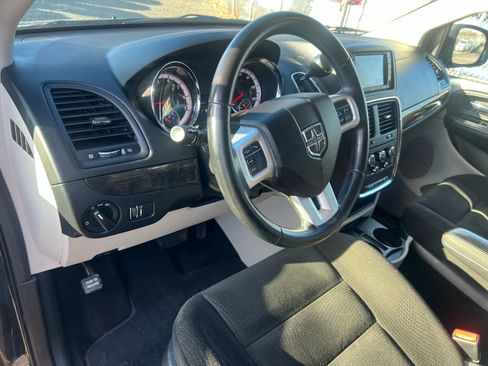 Used 2017 Dodge Grand Caravan SE w/ Power Window Group image 24