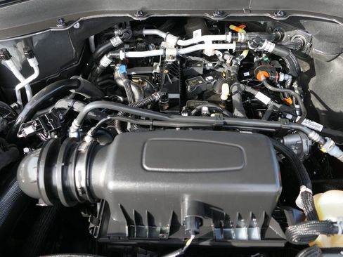 Used 2024 Ford Explorer XLT w/ Equipment Group 202A AWD/4WD image 33