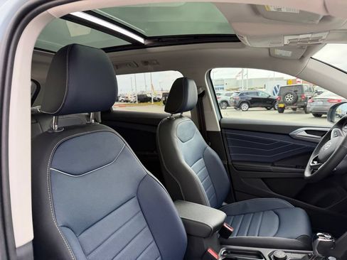 New 2026 Volkswagen Taos SEL AWD/4WD image 21