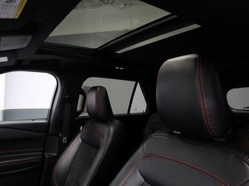 Certified 2024 Ford Explorer ST-Line w/ Class IV Trailer Tow Package image 35