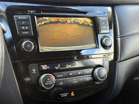 Used 2019 Nissan Rogue SV image 8