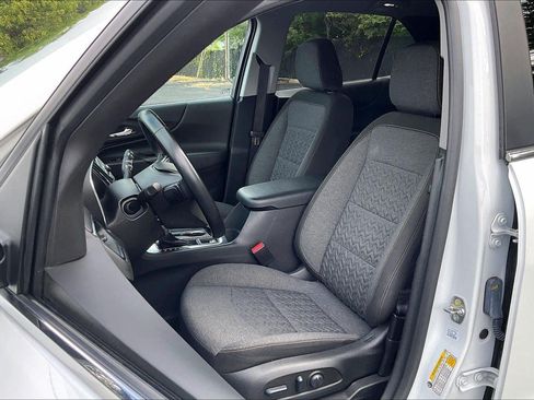 Used 2024 Chevrolet Equinox LT FWD image 23
