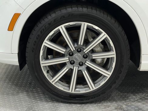 Used 2018 Audi Q7 3.0T Prestige w/ Prestige Package image 35