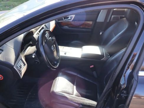 Used 2011 Jaguar XF Premium image 14