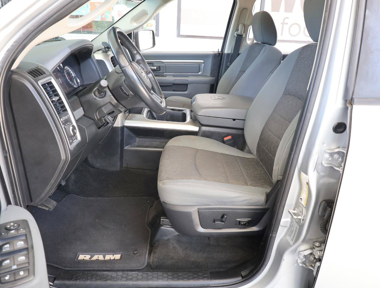 Used 2016 RAM 1500 Lone Star RWD image 13