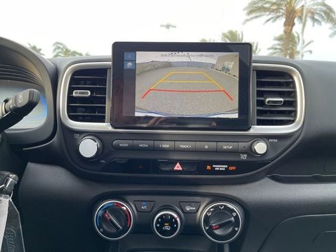 New 2026 Hyundai Venue SE image 9