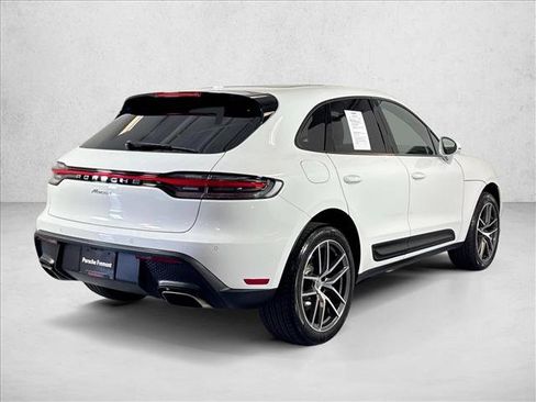 Certified 2026 Porsche Macan AWD/4WD image 9