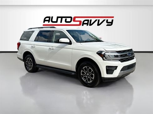 Used 2024 Ford Expedition XLT image 1