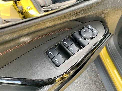 Certified 2024 Chevrolet Trax RS w/ Sunroof Package FWD image 22