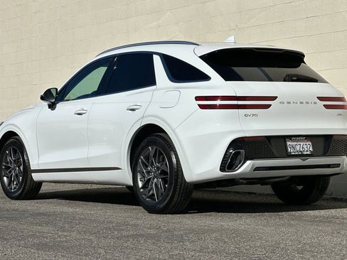 Used 2024 Genesis GV70 2.5T w/ Select Package image 6