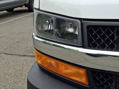 Used 2024 Chevrolet Express 2500 w/ Driver Convenience Package RWD image 9
