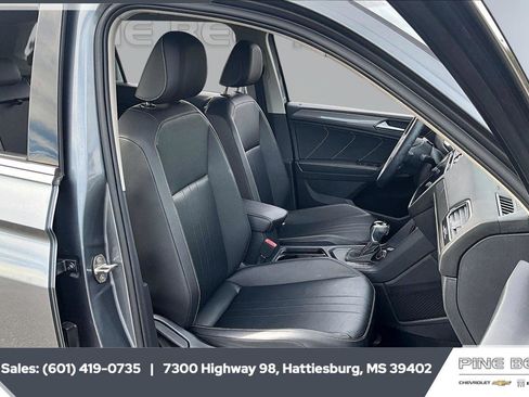 Used 2022 Volkswagen Tiguan SE FWD image 6