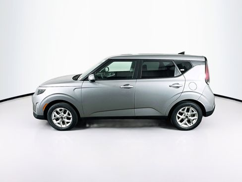 Used 2025 Kia Soul LX w/ LX Technology Package FWD image 4