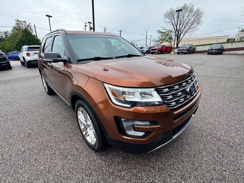 Certified 2017 Ford Explorer XLT w/ Equipment Group 202A AWD/4WD image 7