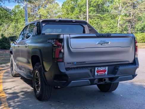 New 2026 Chevrolet Silverado EV Trail Boss w/ Premium Package AWD/4WD image 4