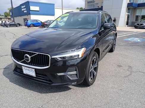 Used 2022 Volvo XC60 B5 Momentum w/ Advanced Package image 3