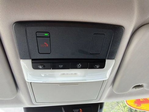 Used 2024 Mitsubishi Outlander 4WD Plug-In Hybrid image 31