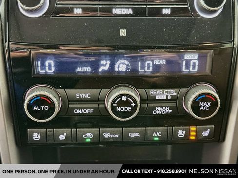Used 2019 Subaru Ascent Touring w/ Popular Package #3 AWD/4WD image 16