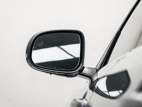 Used 2020 Jaguar XE S image 14