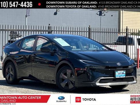 Used 2025 Toyota Prius Plug-In Hybrid image 1