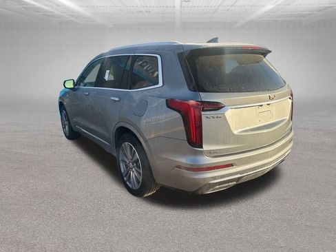 Certified 2025 Cadillac XT6 Premium Luxury image 4