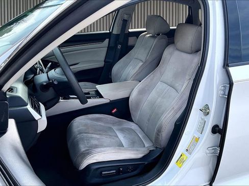 Used 2020 Honda Accord EX image 24