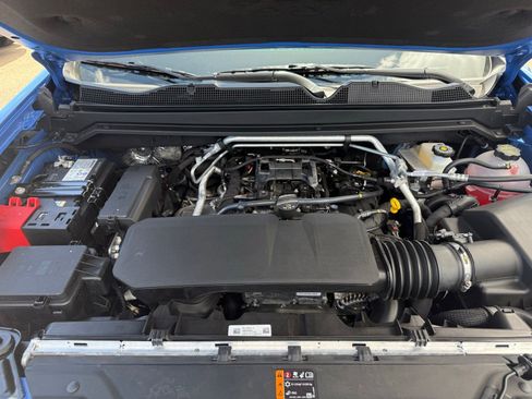 Used 2026 Chevrolet Colorado ZR2 w/ Technology Package AWD/4WD image 37