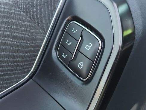 Used 2022 Ford F150 Platinum w/ FX4 Off-Road Package image 18