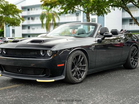 Used 2023 Dodge Challenger SRT Hellcat RWD image 14