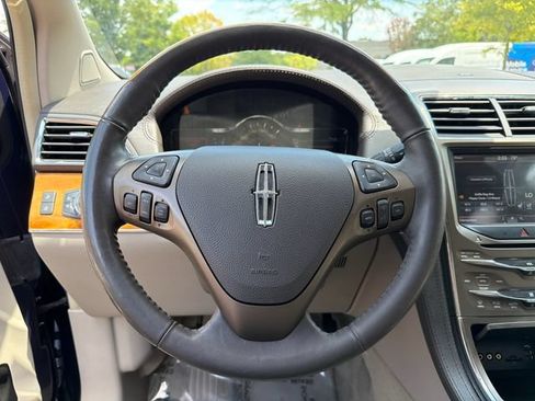 Used 2011 Lincoln MKX 2WD w/ 102A Rapid Spec Order Code image 20