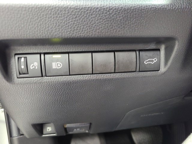 Certified 2022 Toyota RAV4 XLE Premium AWD/4WD image 36