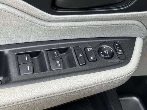Used 2019 Honda Odyssey LX image 11