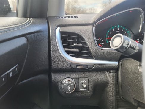 Used 2016 Chevrolet Traverse LTZ image 20