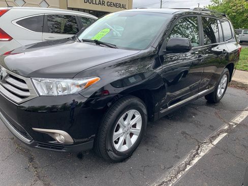 Used 2013 Toyota Highlander Plus AWD/4WD image 7