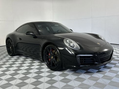 Used 2018 Porsche 911 Carrera RWD image 2