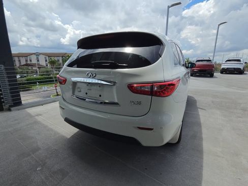 Used 2013 INFINITI JX35 FWD w/ Premium Pkg image 6