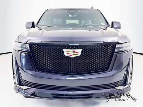 Used 2022 Cadillac Escalade Sport Platinum image 2