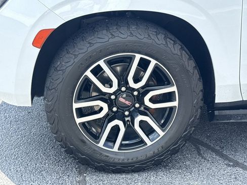 Used 2023 GMC Yukon AT4 w/ AT4 Premium Plus Package AWD/4WD image 20